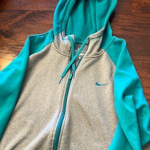 Full-zip Nike Therma-fit hoodie women’s XL